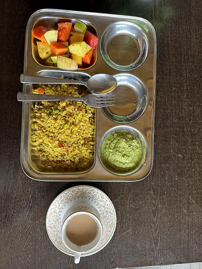 Sattvic meal served during Panchakarma retreat in Rishikesh